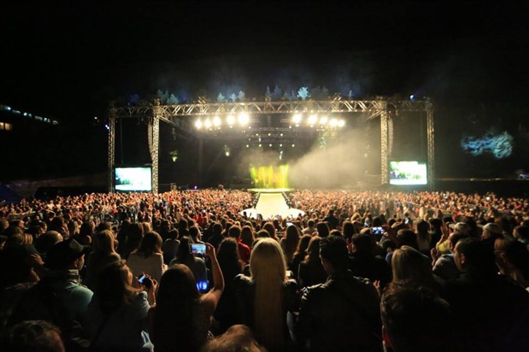 Enrique Iglesias at Ehdeniyat